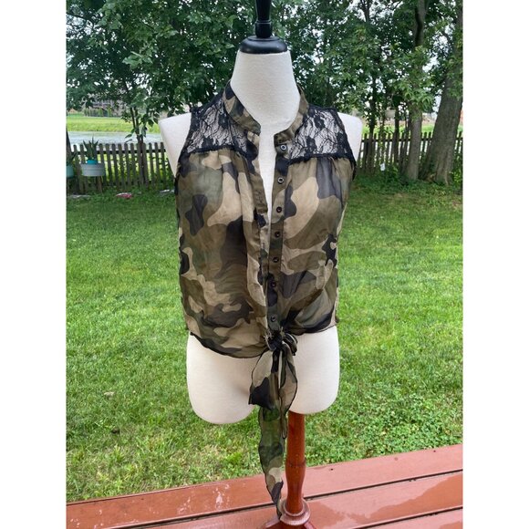 Camouflage Sleeveless Button Front Tie Top W/ Lace Accent Size 16 By Brooke - Picture 1 of 10